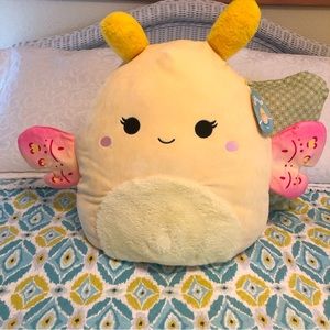 Miry Moth 16” Squishmallow! Soft Spring Yellow.